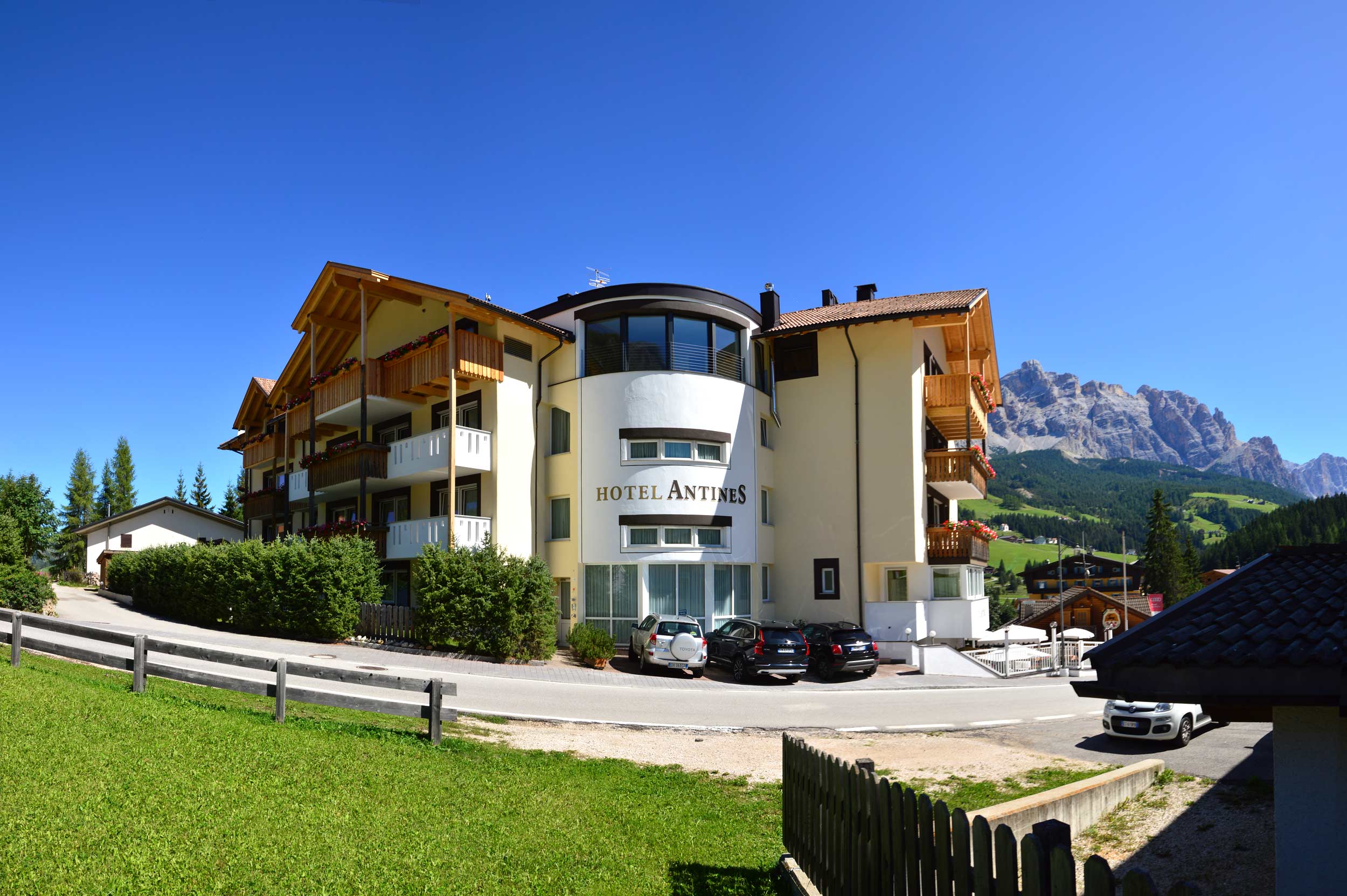 Summer hotel antines alta badia